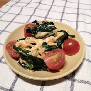 ほうれん草と卵とトマトの中華炒め＊